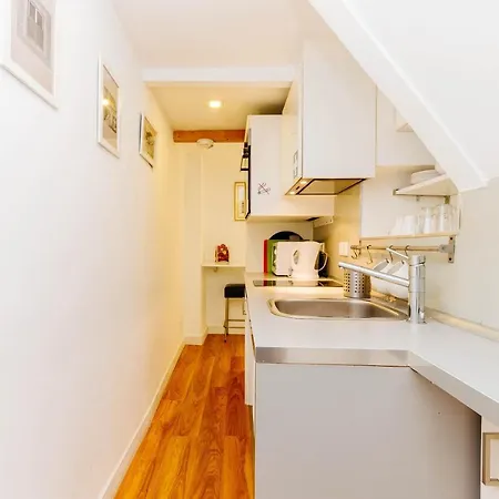 Rent4rest Bairro Alto Charming 1bd *