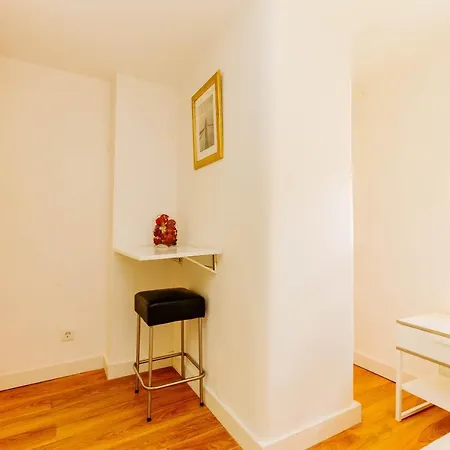 Rent4rest Bairro Alto Charming 1bd Apartment Lisbon