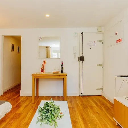 Rent4rest Bairro Alto Charming 1bd * Lisbon
