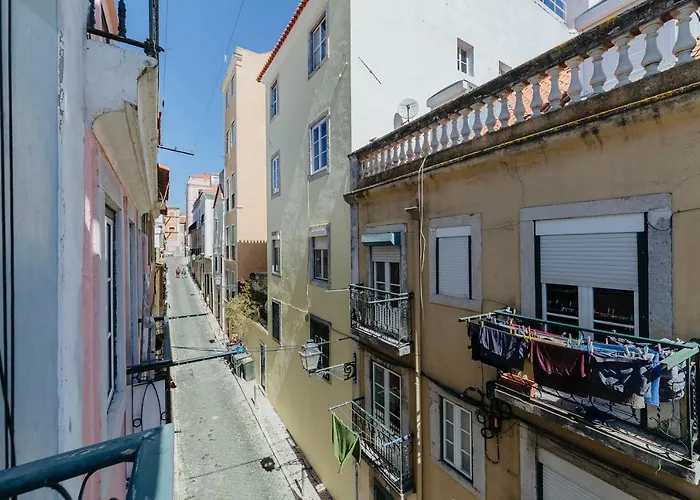 Rent4rest Bairro Alto Charming 1bd דירה ליסבון