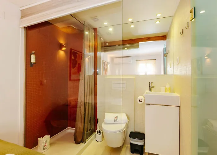 Rent4rest Bairro Alto Charming 1bd דירה ליסבון