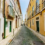 Rent4rest Bairro Alto Charming 1bd *