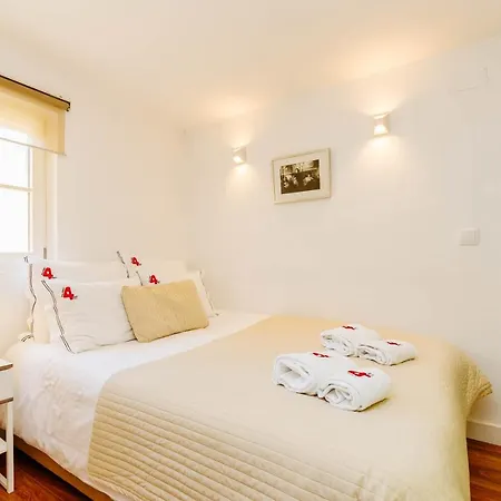 Rent4rest Bairro Alto Charming 1bd Lägenhet *