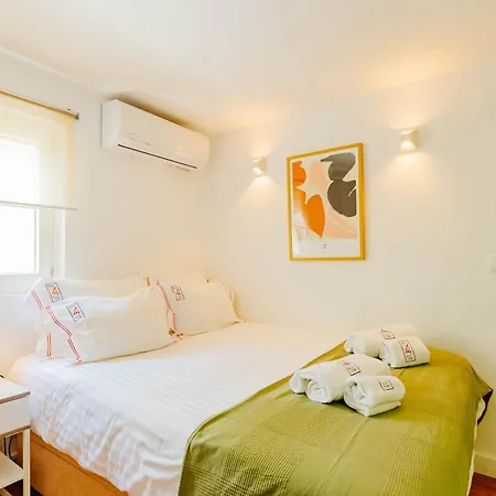 Rent4rest Bairro Alto Charming 1bd 리스본