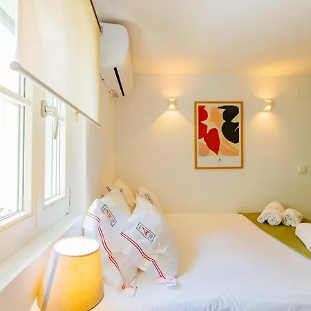 아파트 Rent4rest Bairro Alto Charming 1bd 리스본