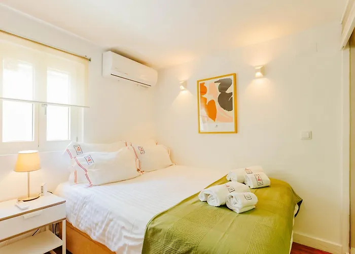 Rent4rest Bairro Alto Charming 1bd Lisboa