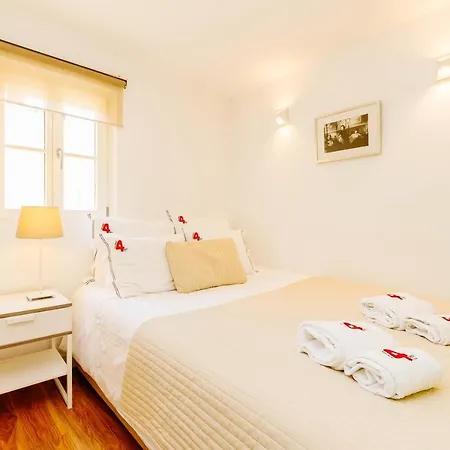 Rent4rest Bairro Alto Charming 1bd *