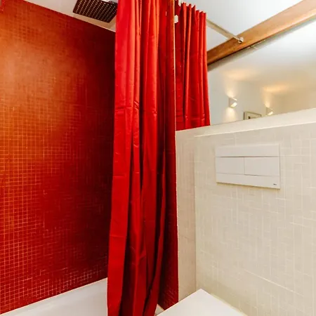 Rent4rest Bairro Alto Charming 1bd * 리스본