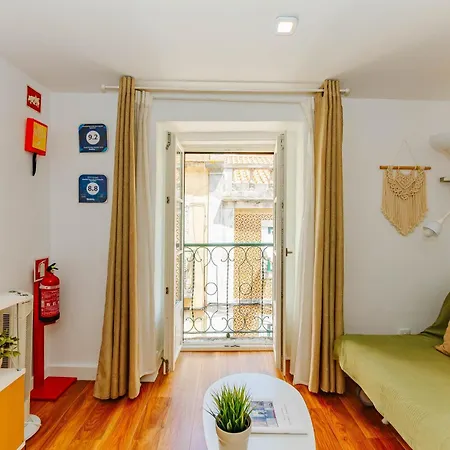 Rent4rest Bairro Alto Charming 1bd Apartment *