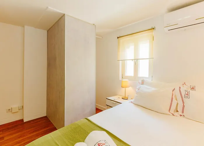 Rent4rest Bairro Alto Charming 1bd *